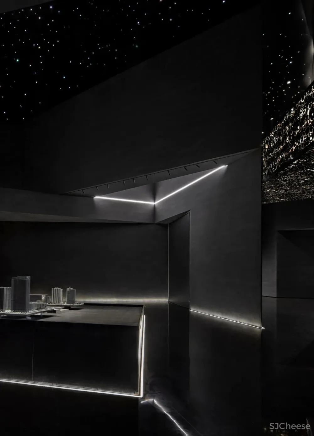 矩阵纵横新作丨一座沒有劇本的石頭城，蘇寧世茂璀璨雲著