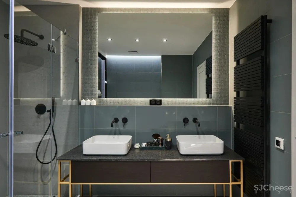 Andrea Szakos 顶层豪宅的色彩软装