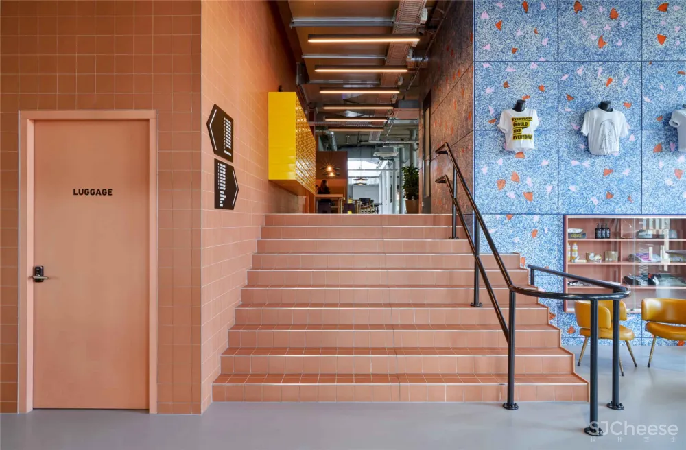 酒店还有共享办公,公区配置也「不讲武德」,网友:联合办公感觉要凉?