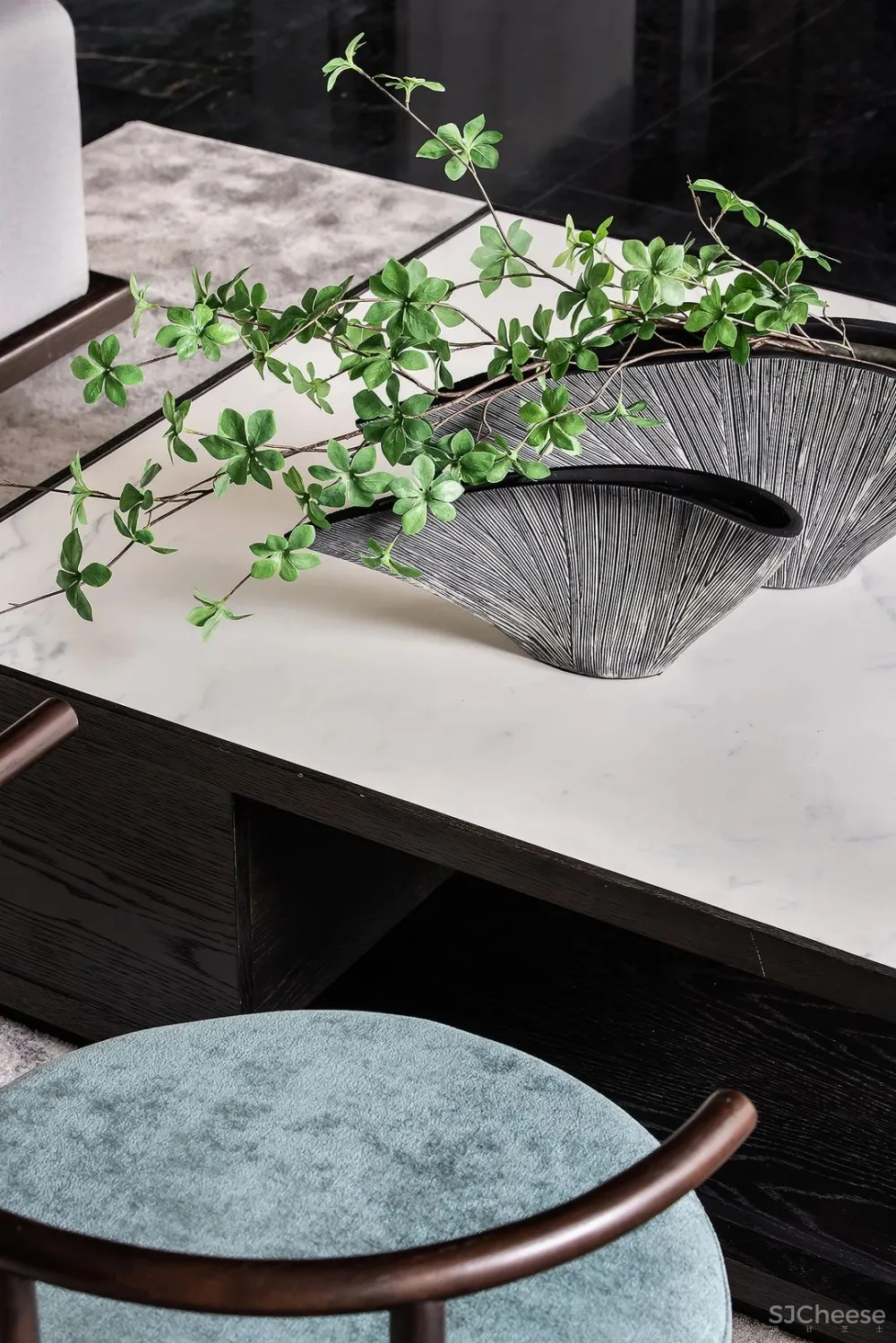 HWCD新作：不与岁月相争，静谧的世界！