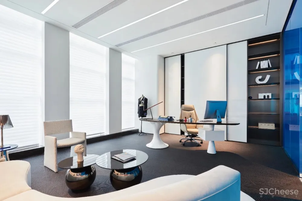 如墨设计|创意美学玩转空中Loft办公样板