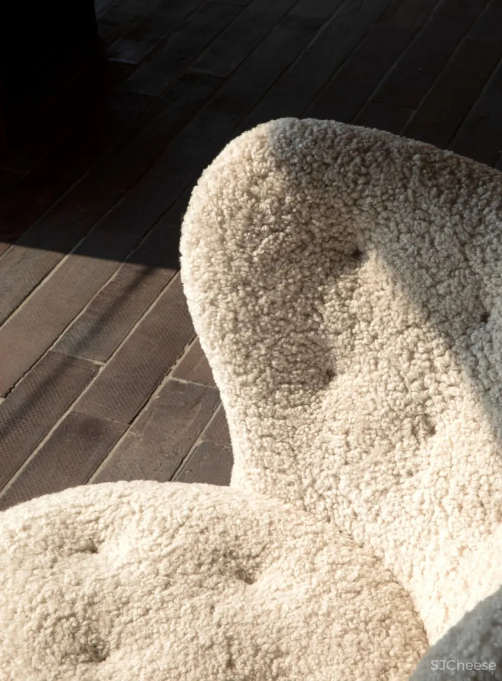 Norm Architects新作|“边境”湖边小屋,北欧式的简约设计美学