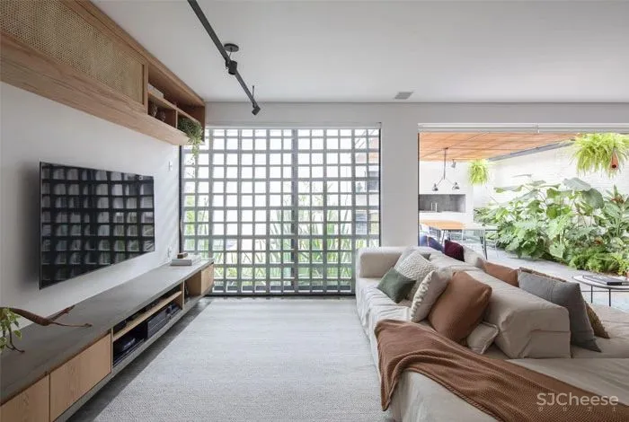 两位金融精英与他们的三个孩子,就要这一份舒缓与无压的生活空间