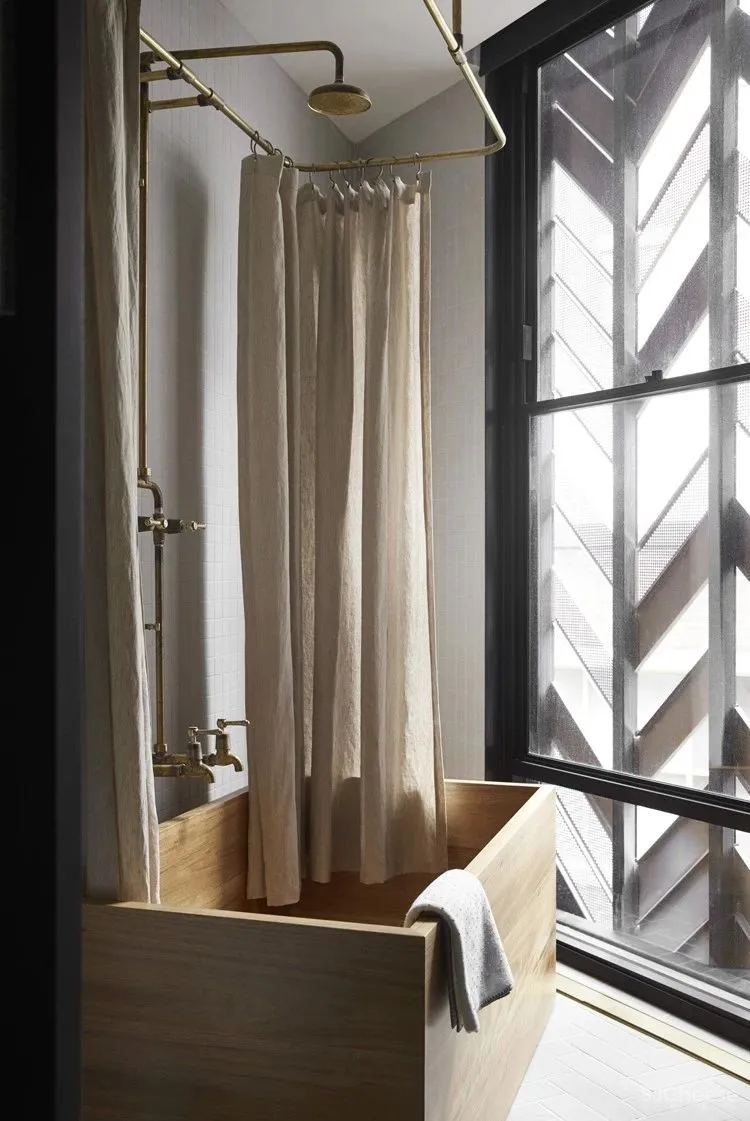 老仓库改酒店,粗糙的样子也很美