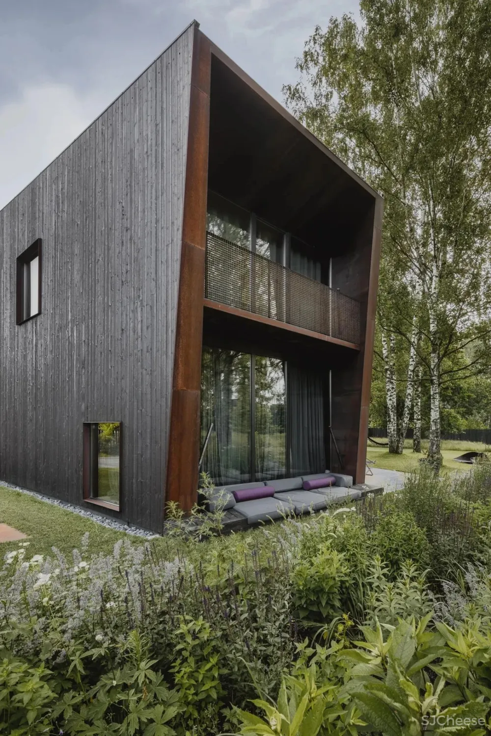 189m²黑色系别墅,藏于林间的避世居所