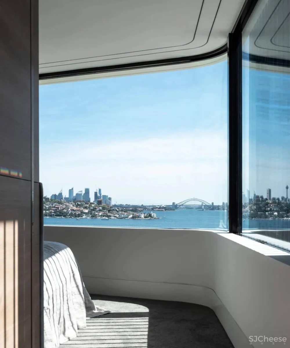 不落俗套的海景别墅,混凝土勾勒雕塑外观,太牛了!