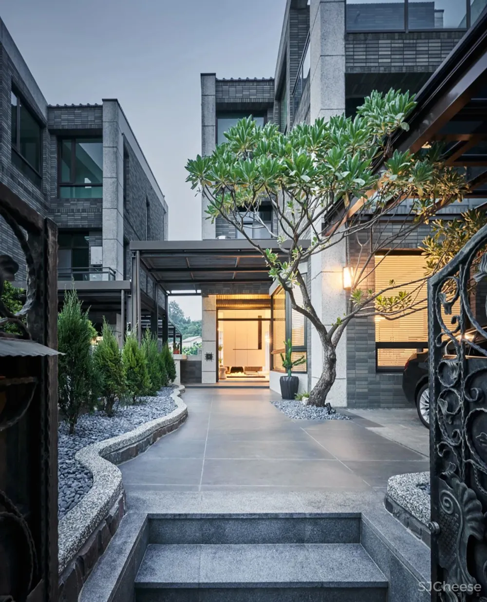 城市蜗居和郊区别墅你选哪个?网友:我要带泳池的!