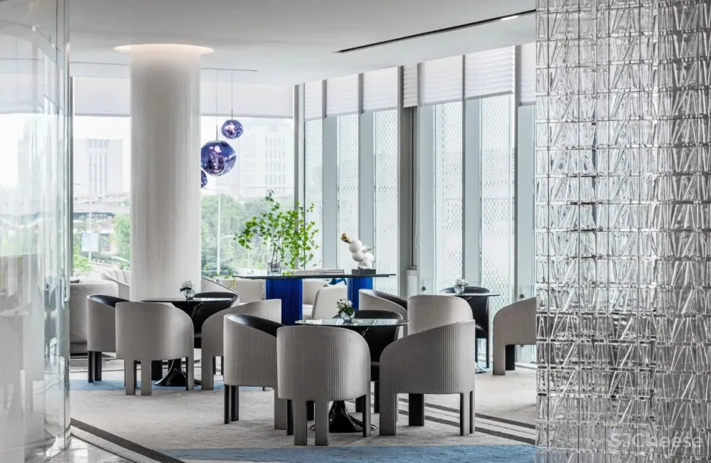 飞视新作 「 浩瀚空蒙 、轻盈通透」融创上海映红桥展示中心