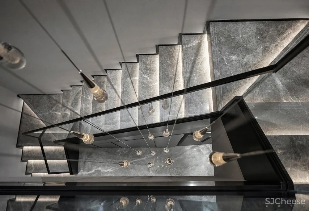 CLV-中海：时尚与温雅邂逅，打造城市里的时光书局！