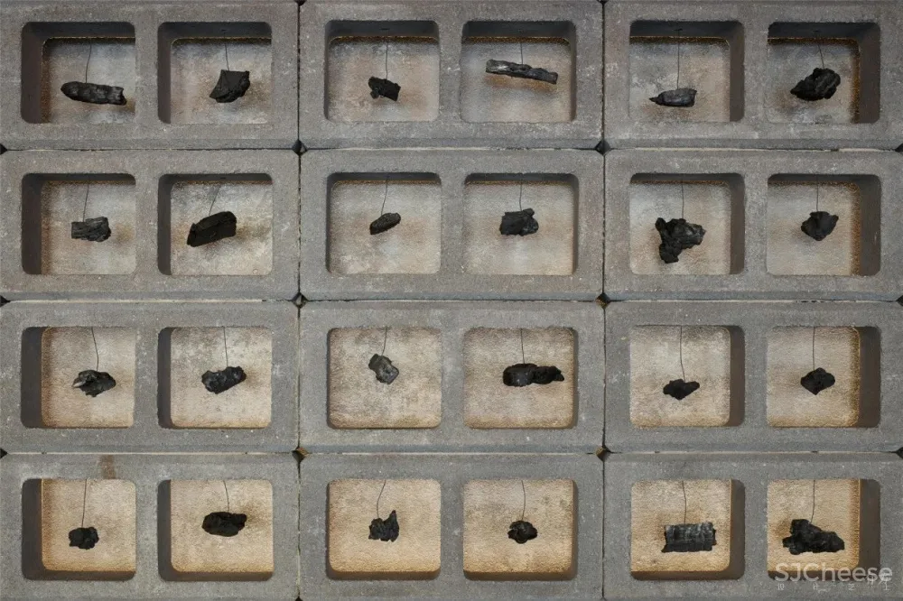 新作 布拉格Gran Fierro餐厅：将木炭融入粗野风格 Formafatal