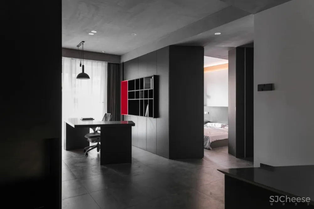 女教师的70㎡独居,感受黑红色调的“明”与“暖”|FF design
