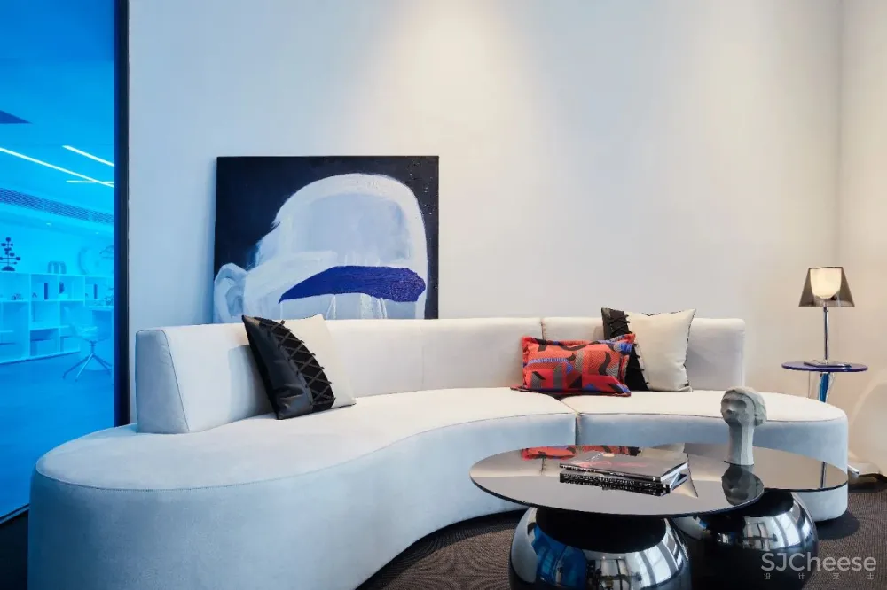 如墨设计|创意美学玩转空中Loft办公样板