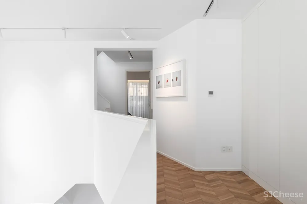 摄影师460㎡黑白极简大宅,越简单越高级!