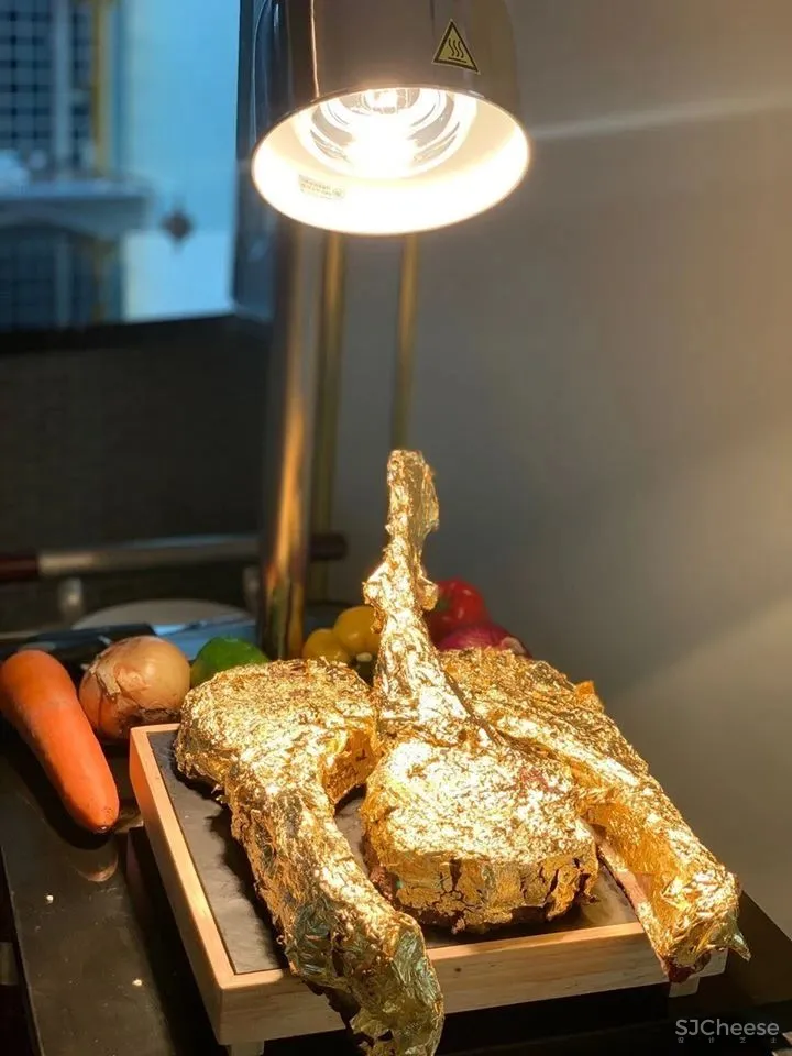 全球首家镀金酒店,究竟是壕气冲天还是俗不可耐?