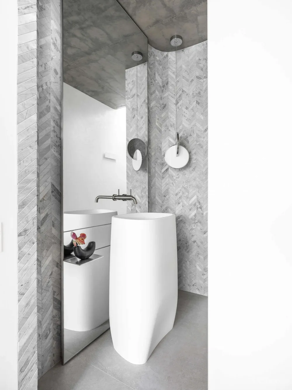 不落俗套的海景别墅,混凝土勾勒雕塑外观,太牛了!