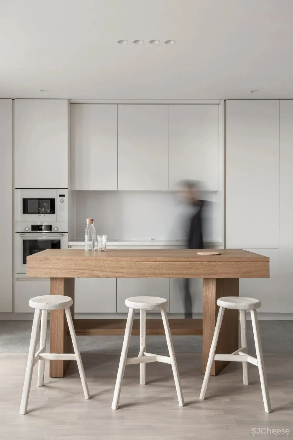 Kanstantsin Remez-极简主义和朴素美学