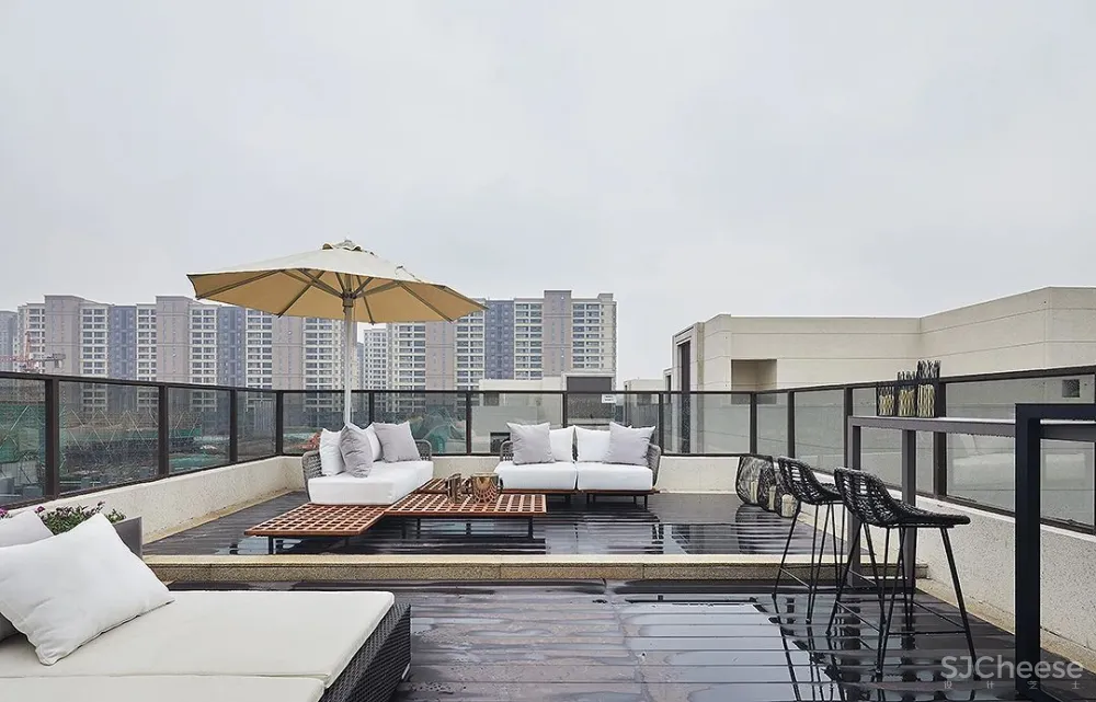 纯净而内敛，大隐于日光的莫兰迪美宅