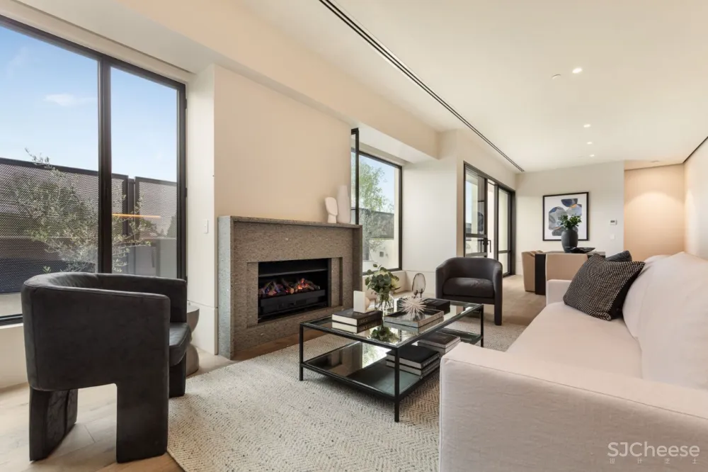 从外面看就是个别墅，其实是2个大平层，简约设计也有豪宅范!