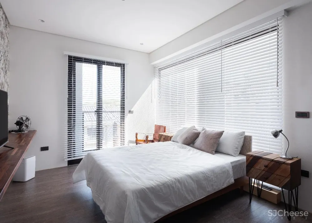 王中丞先生新作 浮光掠影