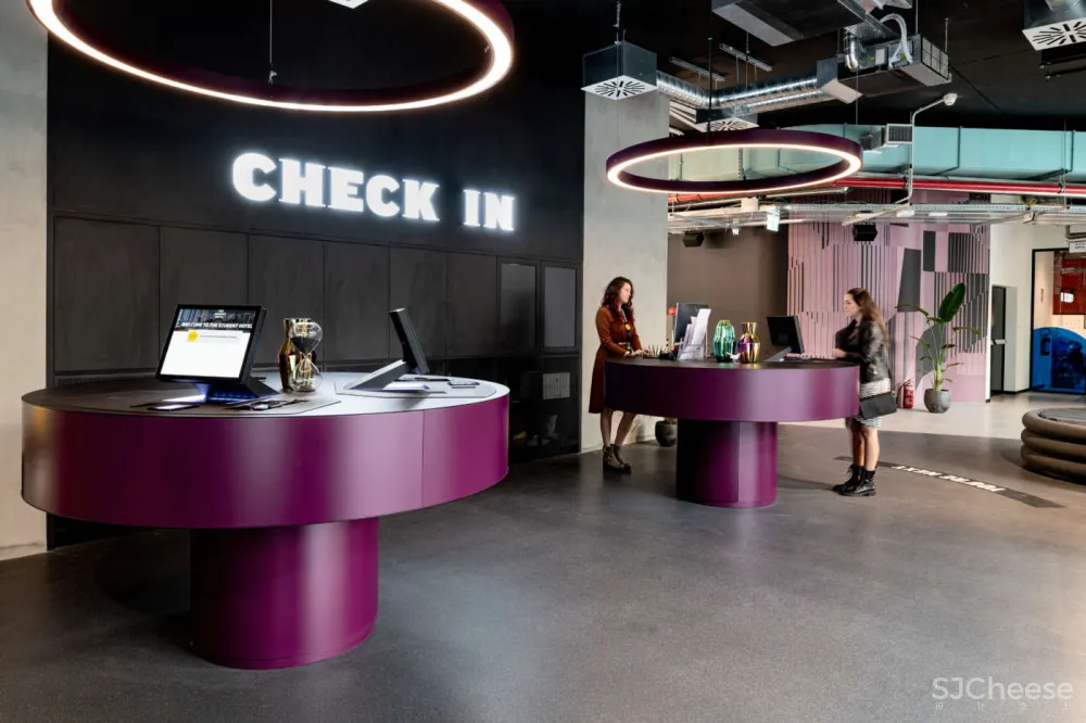 酒店还有共享办公,公区配置也「不讲武德」,网友:联合办公感觉要凉?