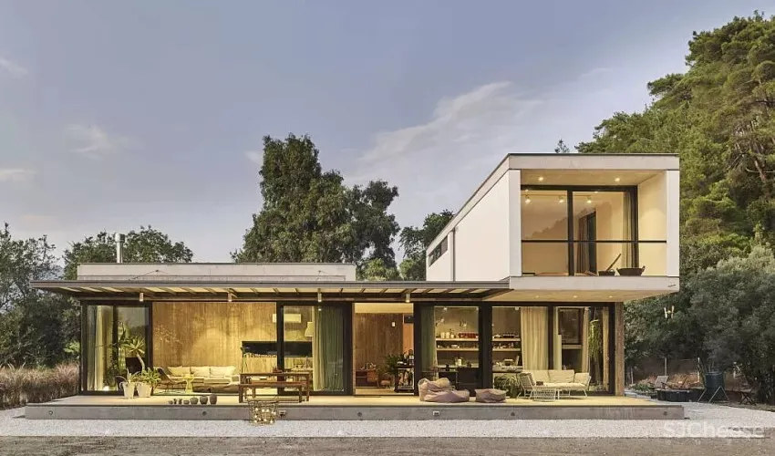 玻璃墙捕捉绿意光景！极简混凝系别墅