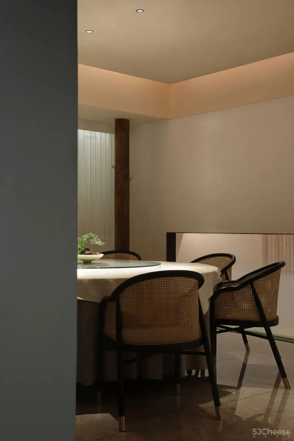 【新作】物上设计 AMBILIGHT WHITE 流白