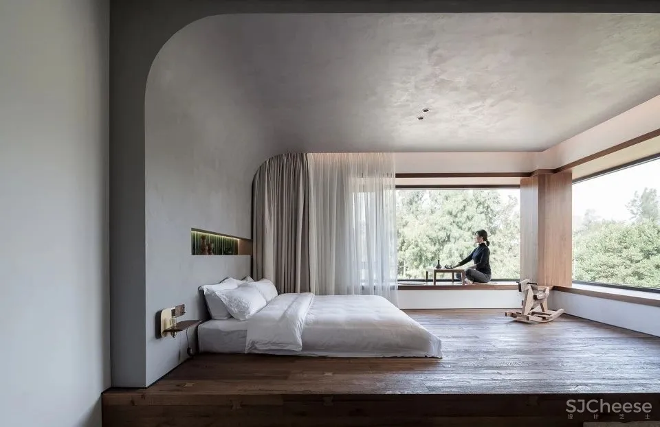 极简白 水泥灰 海边的一处素雅民宿