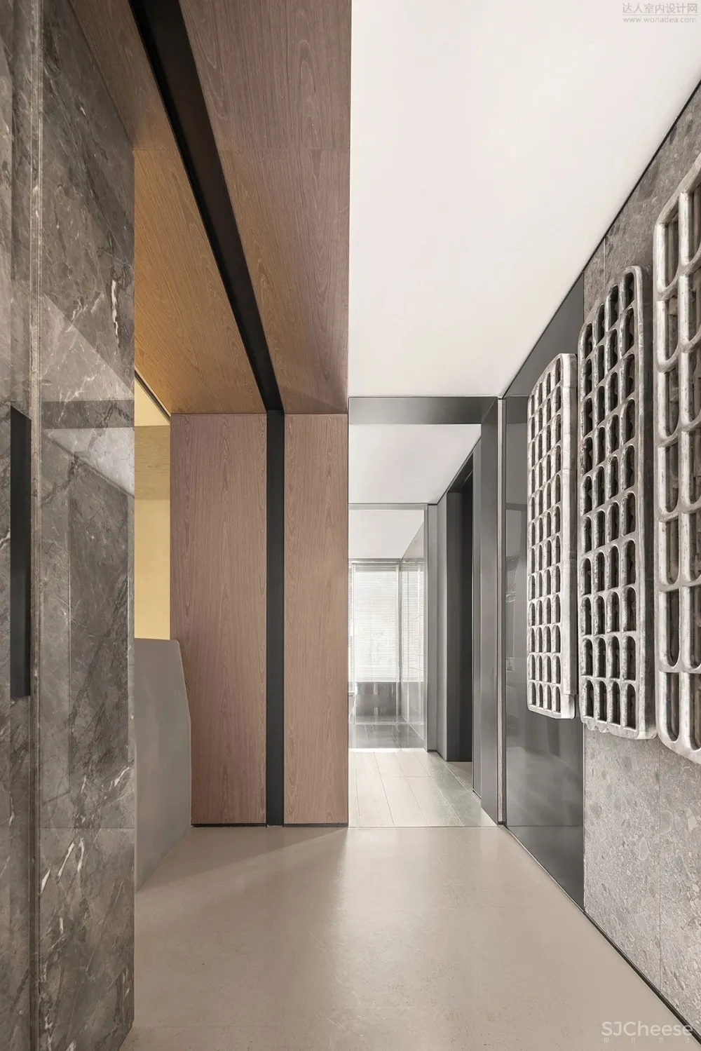 行迹的探索丨唐忠汉新作