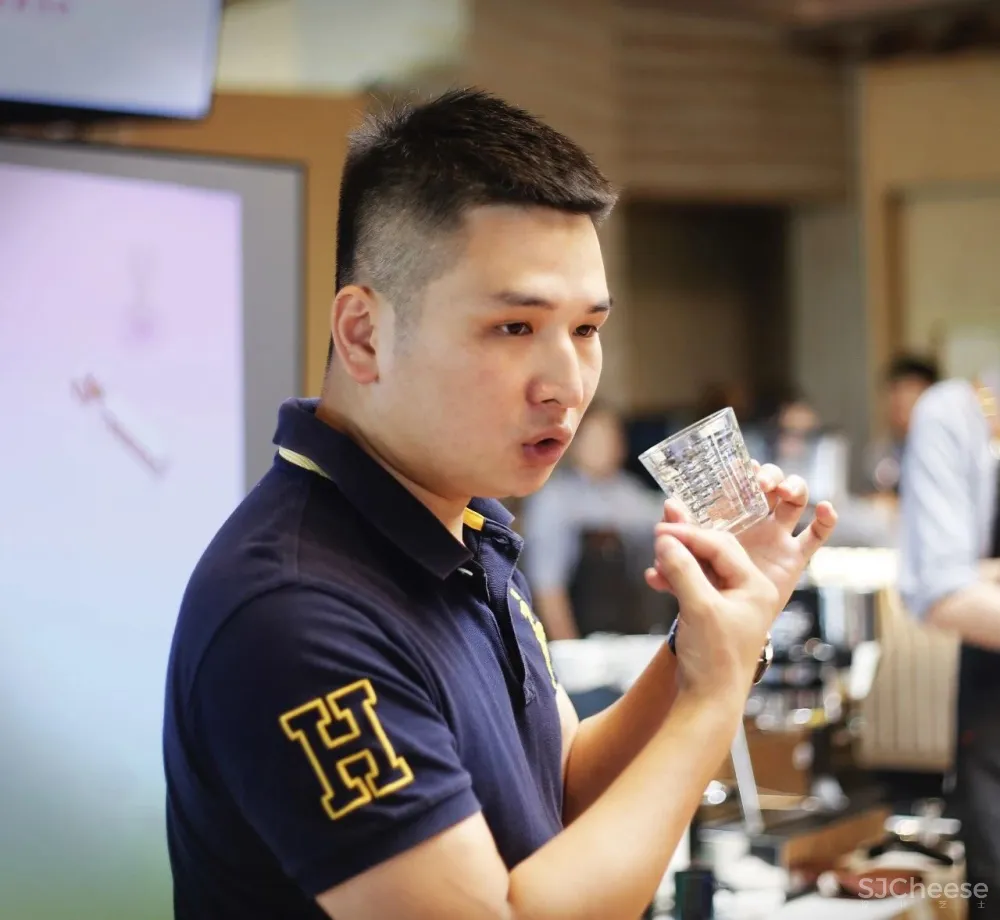 Pick - Comma：成都咖啡宇宙里的一组惊叹号