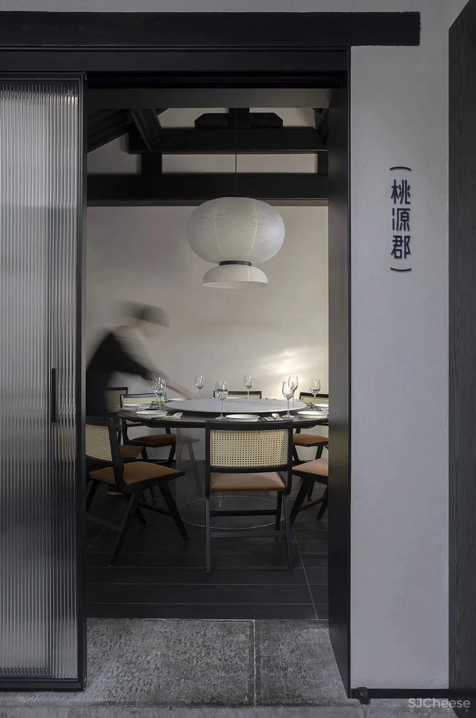 新作 融入胡同生活 北京 渔芙南隐海私厨 门里设计