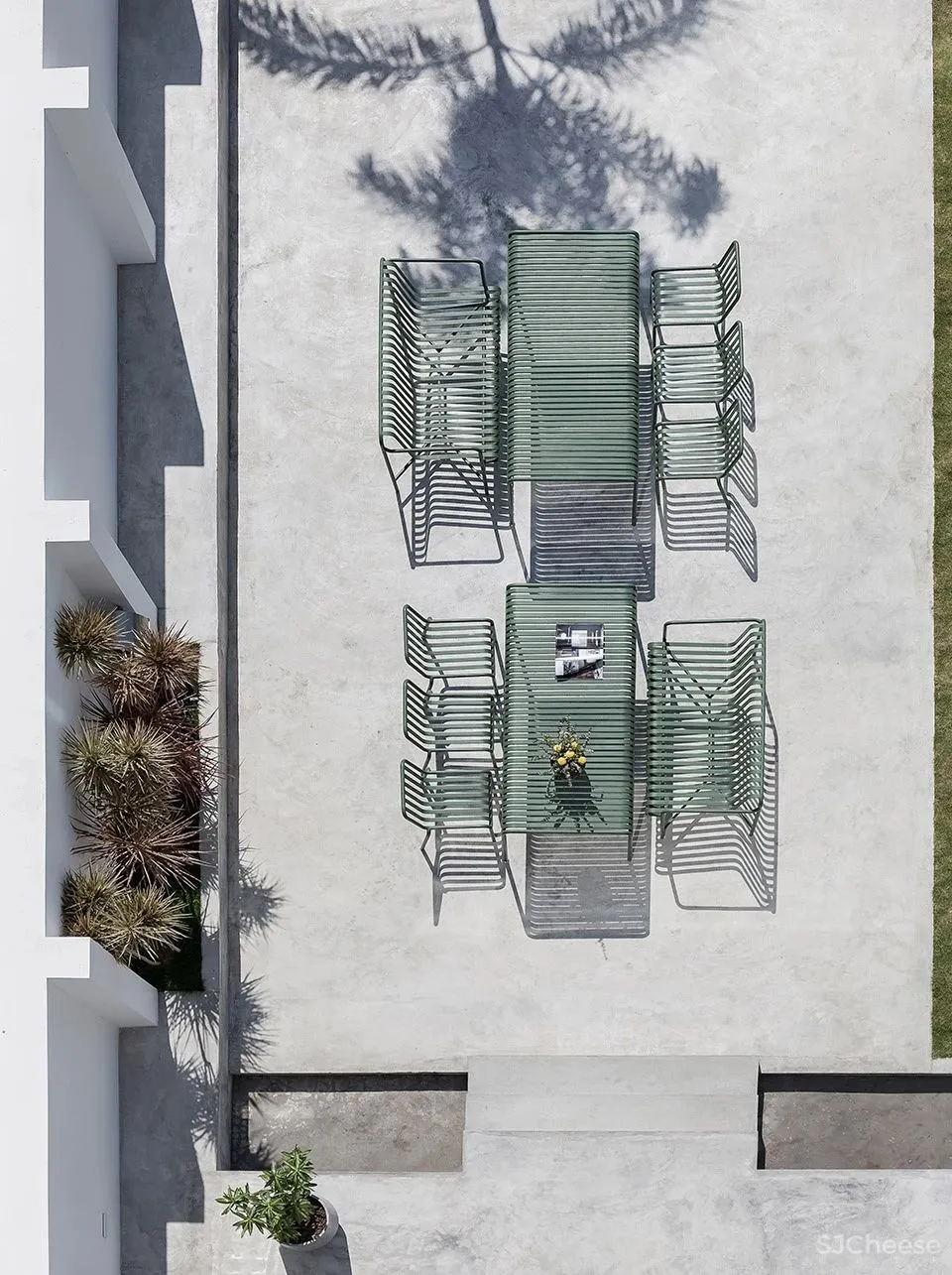 极简白 水泥灰 海边的一处素雅民宿