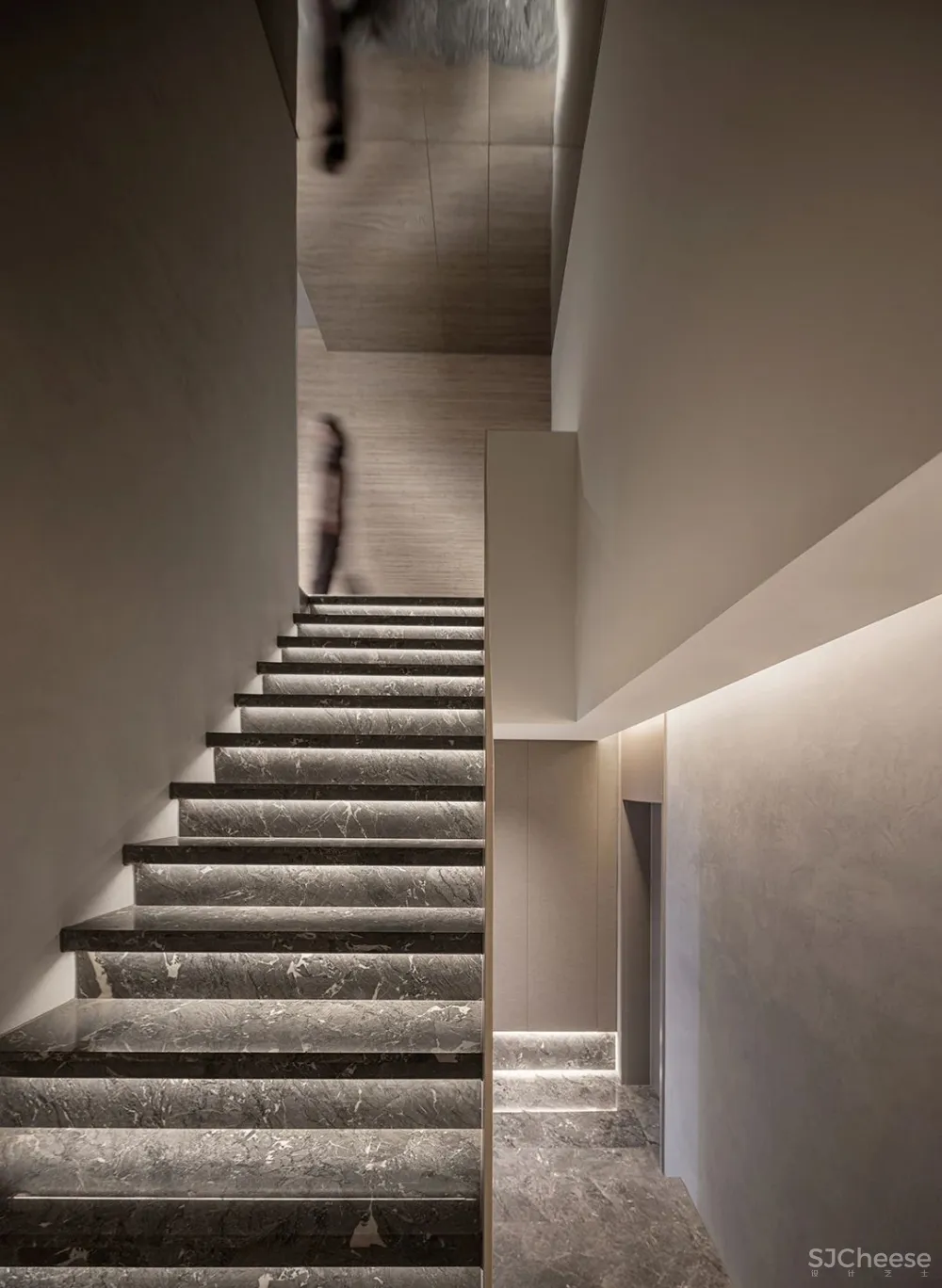 潘天云 600㎡ 奢华江景顶层复式,深邃于空,容纳万境!