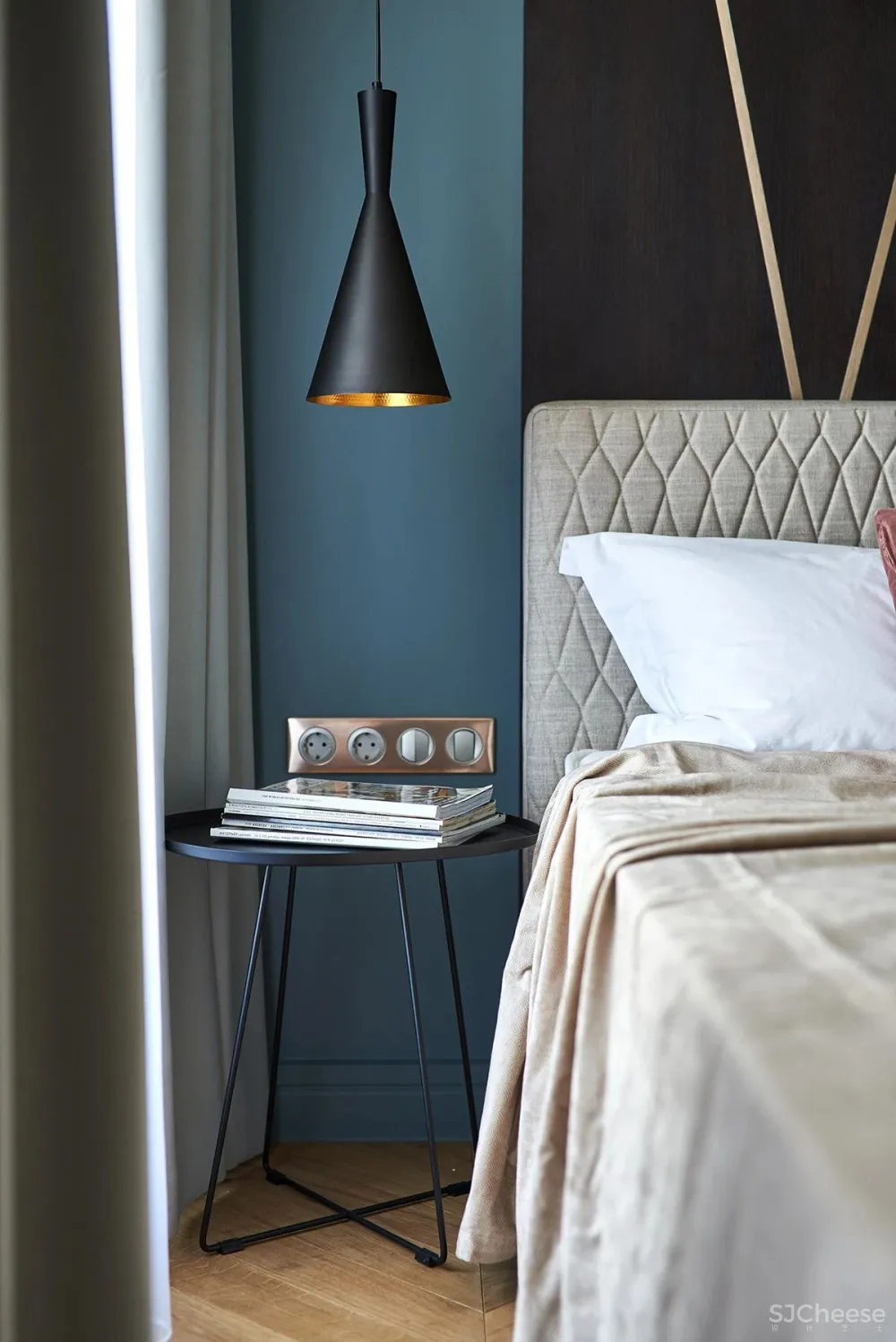 Andrea Szakos 顶层豪宅的色彩软装