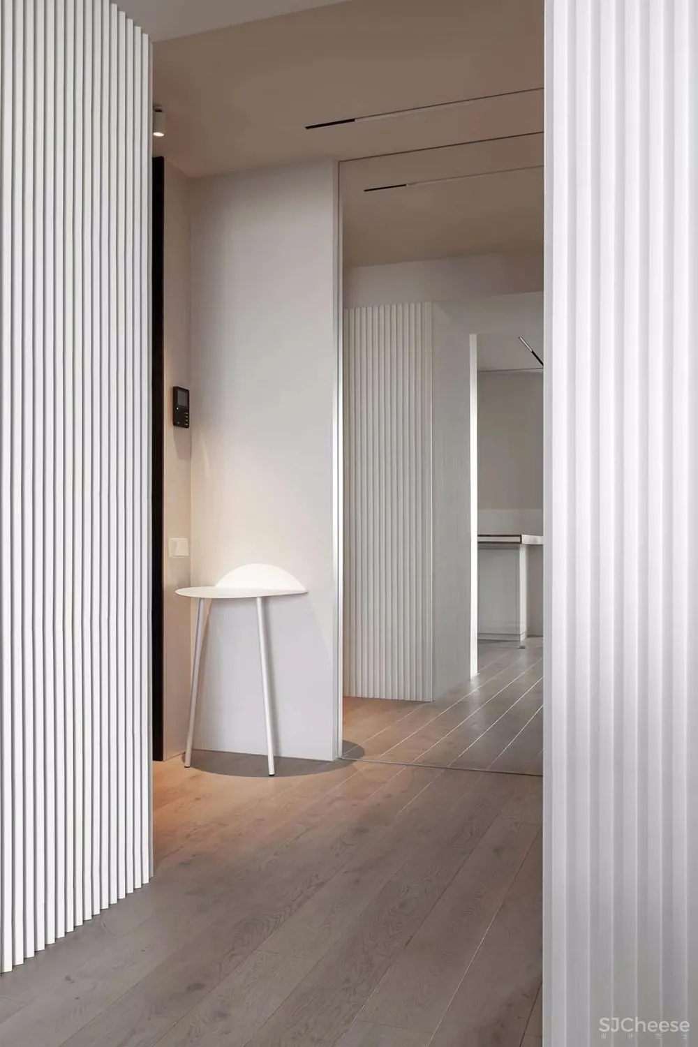 78㎡的单身简约公寓，竟只用2扇门搞定空间布局？