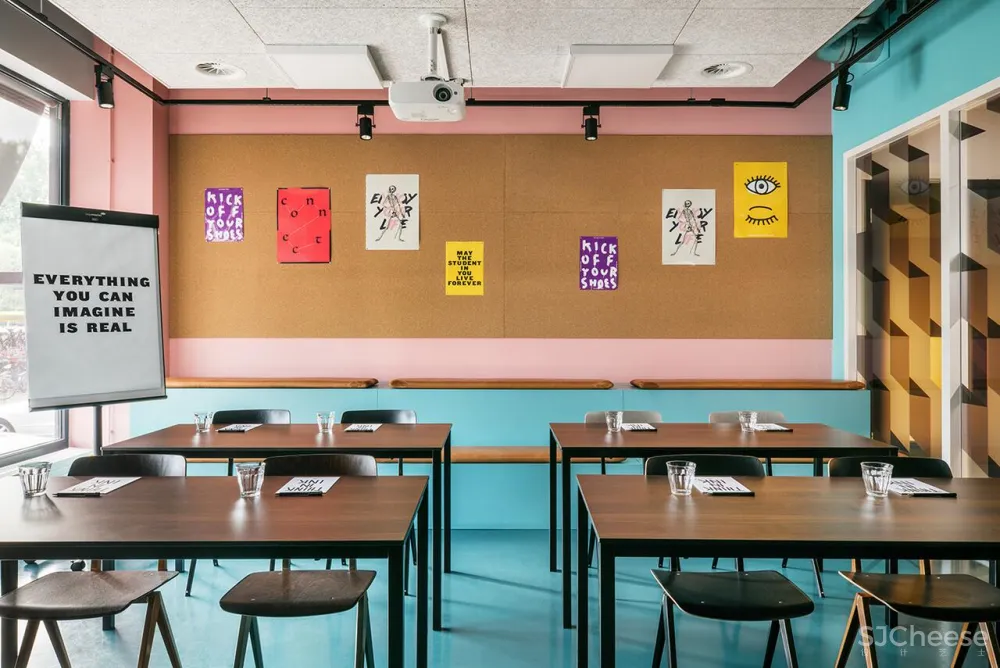 酒店还有共享办公,公区配置也「不讲武德」,网友:联合办公感觉要凉?