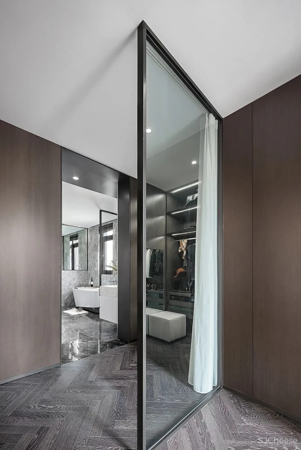 纯净而内敛，大隐于日光的莫兰迪美宅