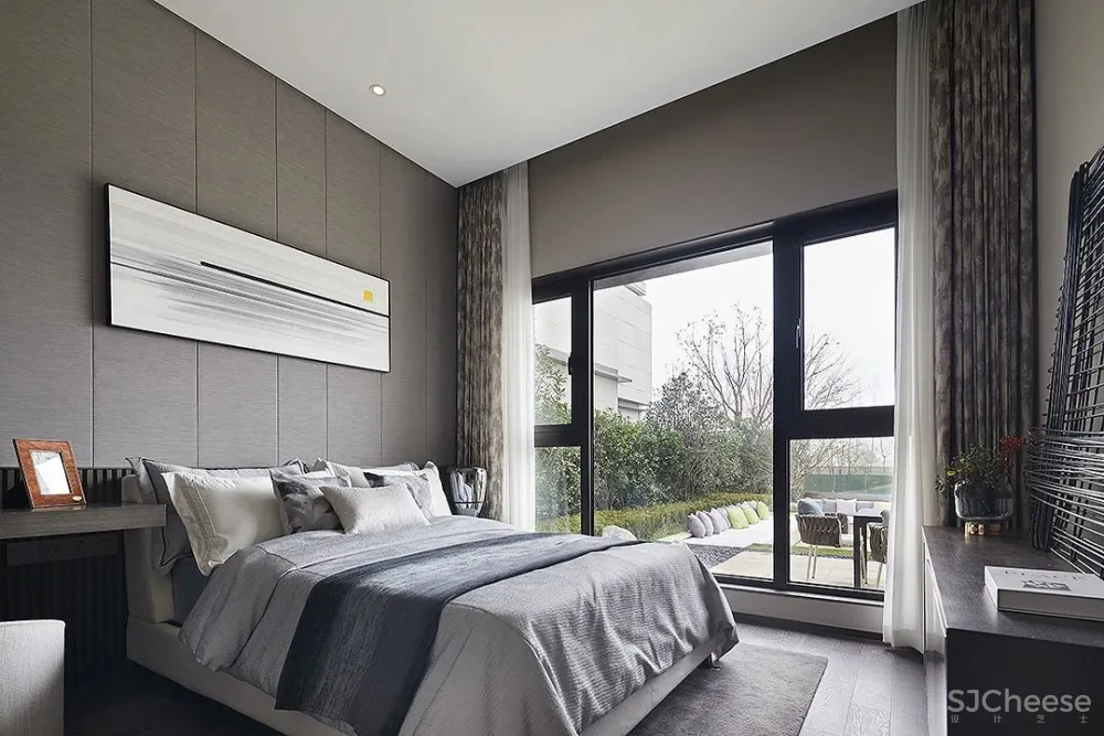 纯净而内敛，大隐于日光的莫兰迪美宅