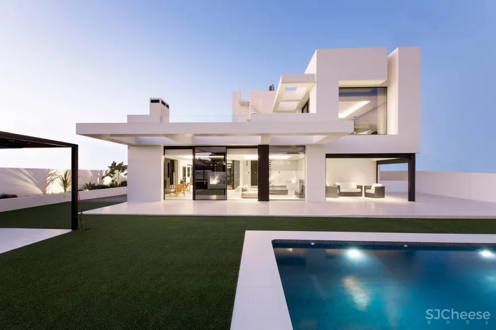 只有这座白色海滨别墅,才配得上加的斯这片海