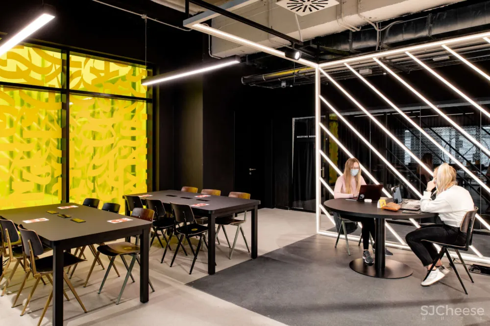 酒店还有共享办公,公区配置也「不讲武德」,网友:联合办公感觉要凉?