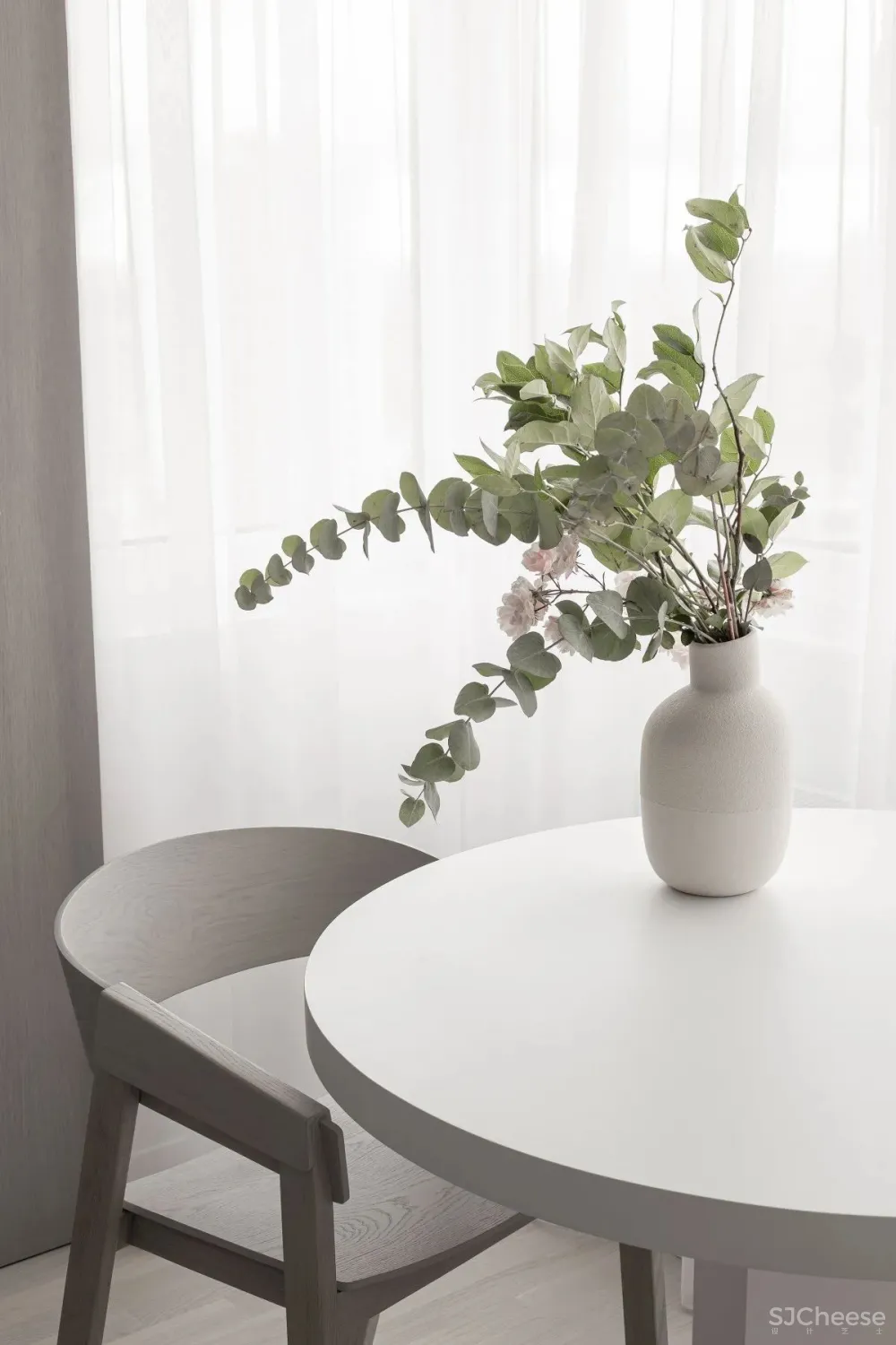 Kanstantsin Remez-极简主义和朴素美学