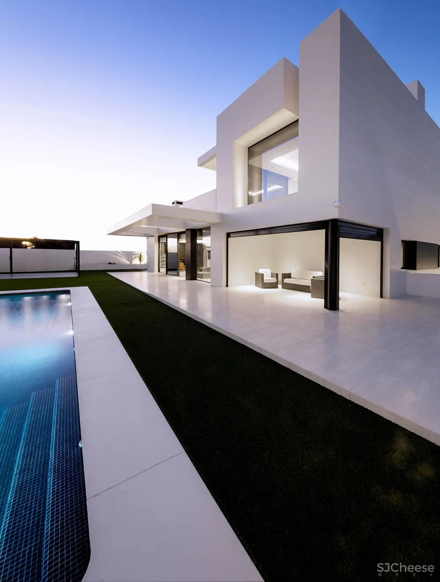 只有这座白色海滨别墅,才配得上加的斯这片海