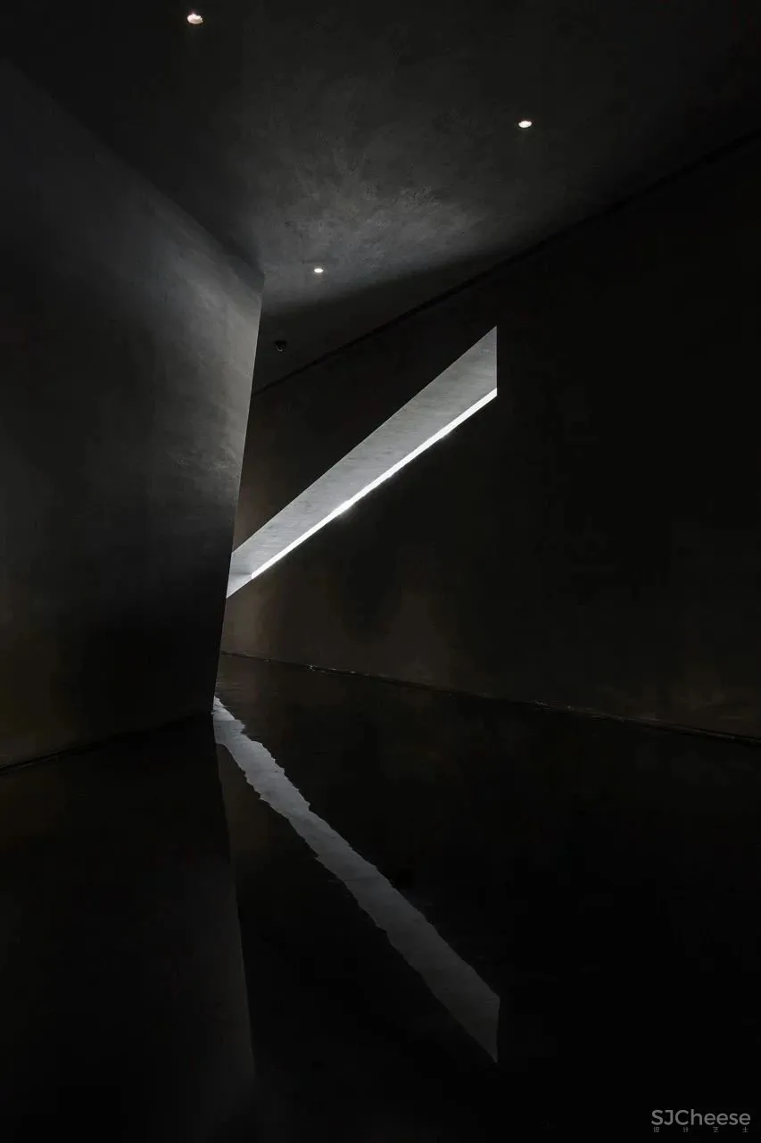 矩阵纵横新作丨一座沒有劇本的石頭城，蘇寧世茂璀璨雲著