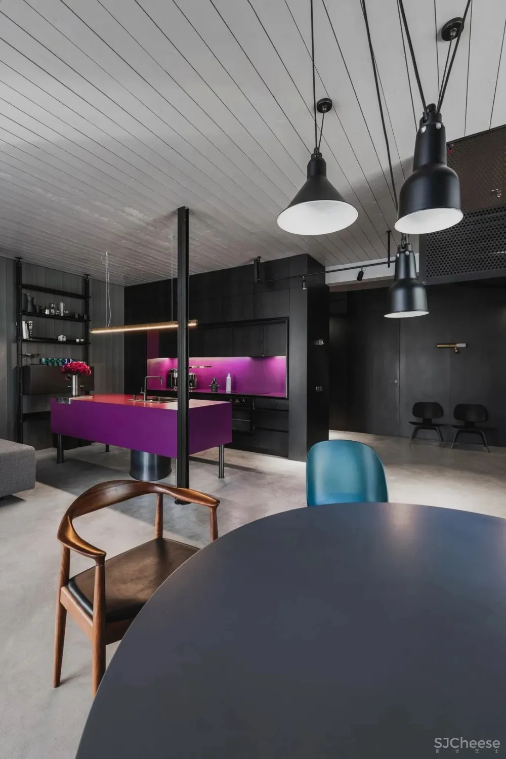 189m²黑色系别墅,藏于林间的避世居所