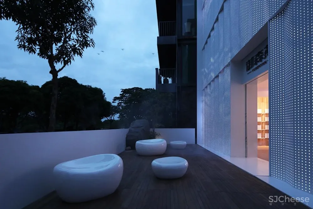 【新作】物上设计 AMBILIGHT WHITE 流白