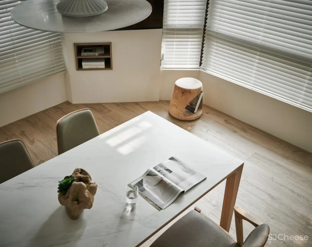 城市蜗居和郊区别墅你选哪个?网友:我要带泳池的!