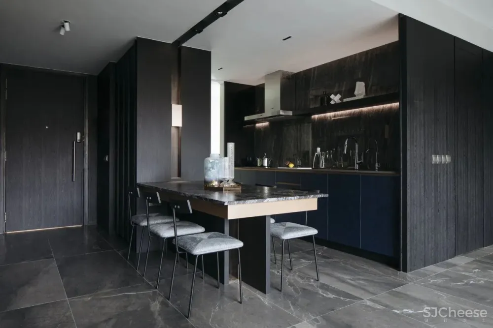 暗色调简约私宅，将时尚融入生活 Studio Periphery