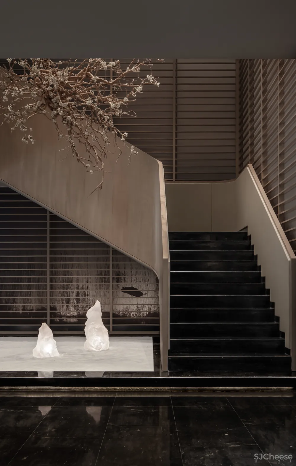 HWCD新作：不与岁月相争，静谧的世界！