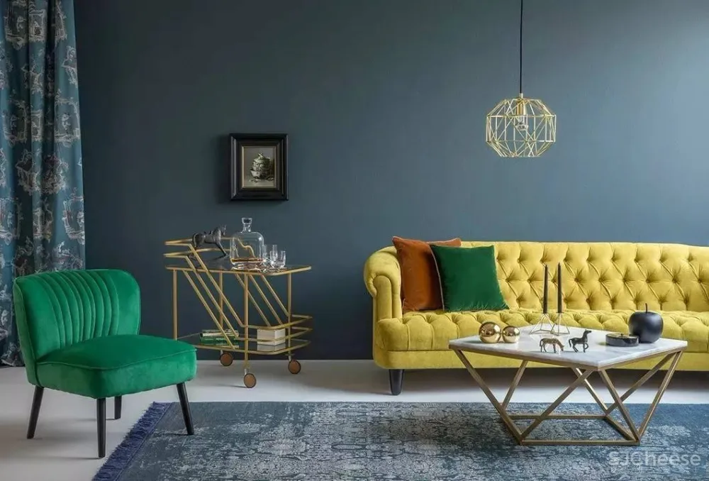 属于2021的“灰”“黄”