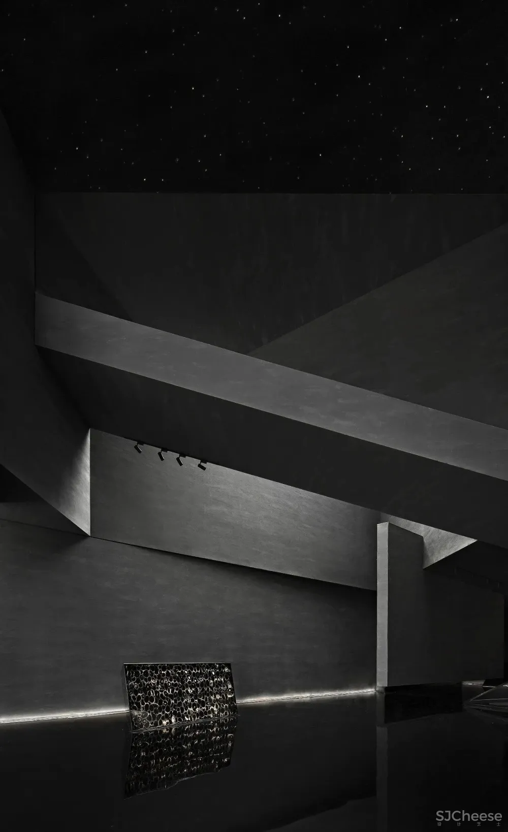 矩阵纵横新作丨一座沒有劇本的石頭城，蘇寧世茂璀璨雲著