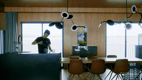 福建小哥租下一片海,造600㎡漂浮大平层:我随时可以与世隔绝